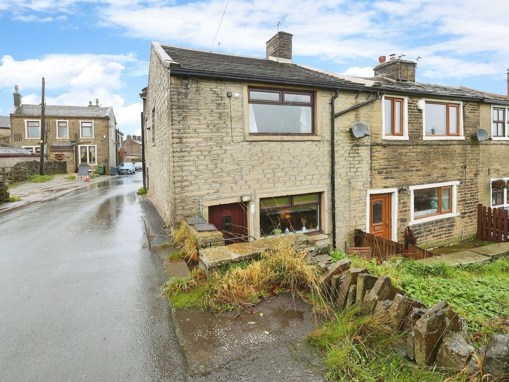 2 bed end terrace house for sale in Spring Holes Lane, Thornton
