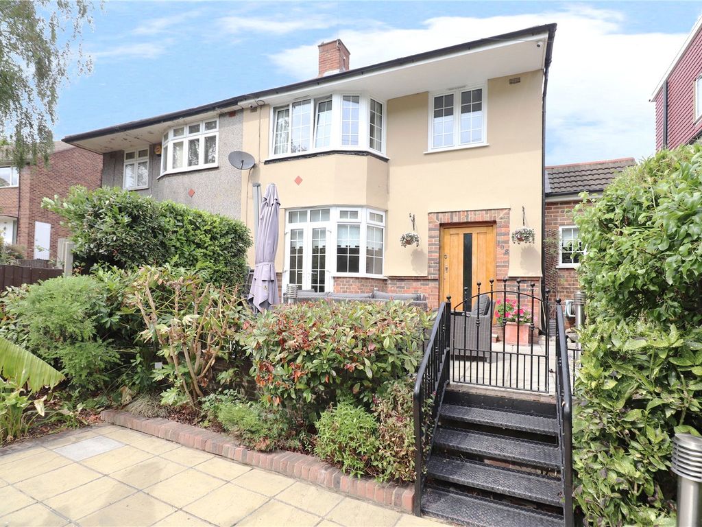 4 bed semidetached house for sale in Watling Street, Bexleyheath, Kent