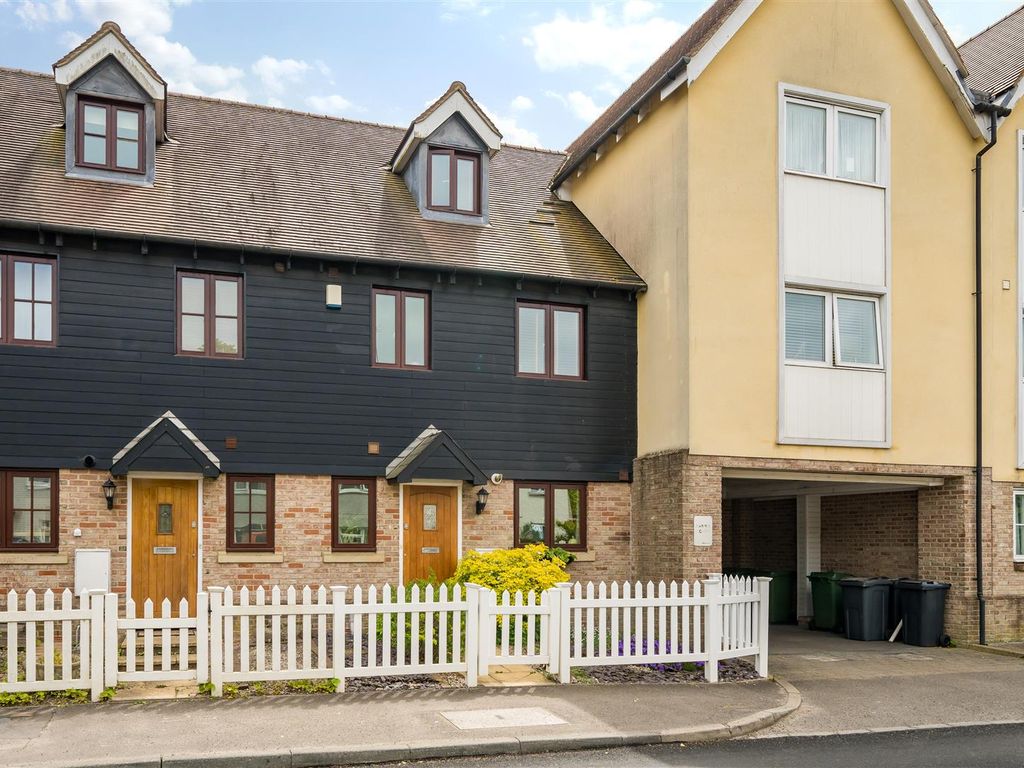 4 bed end terrace house for sale in Church Lane, Harrietsham, Maidstone