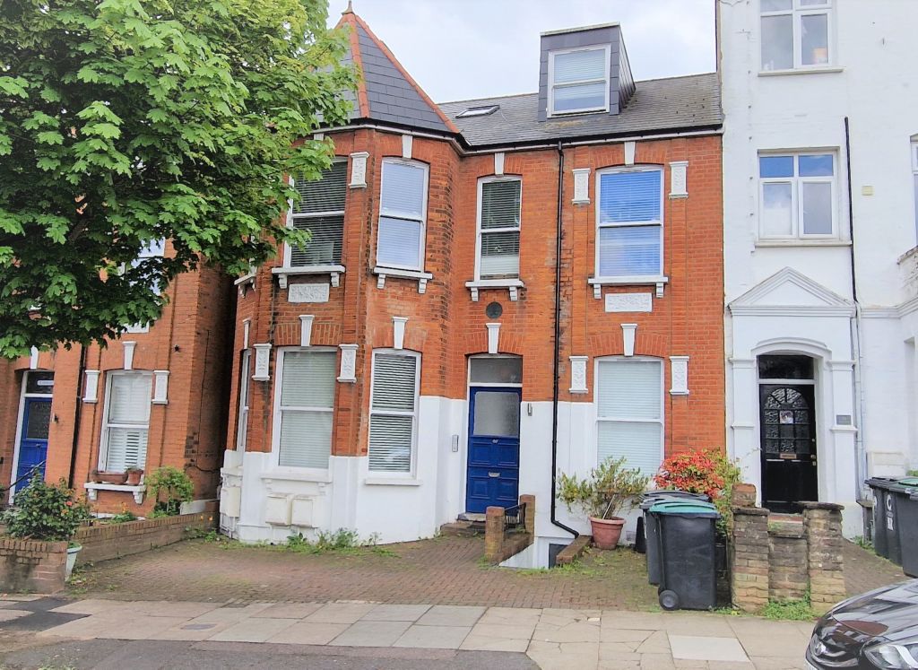 3 bed flat for sale in Muswell Road, London N10, £770,000 Zoopla