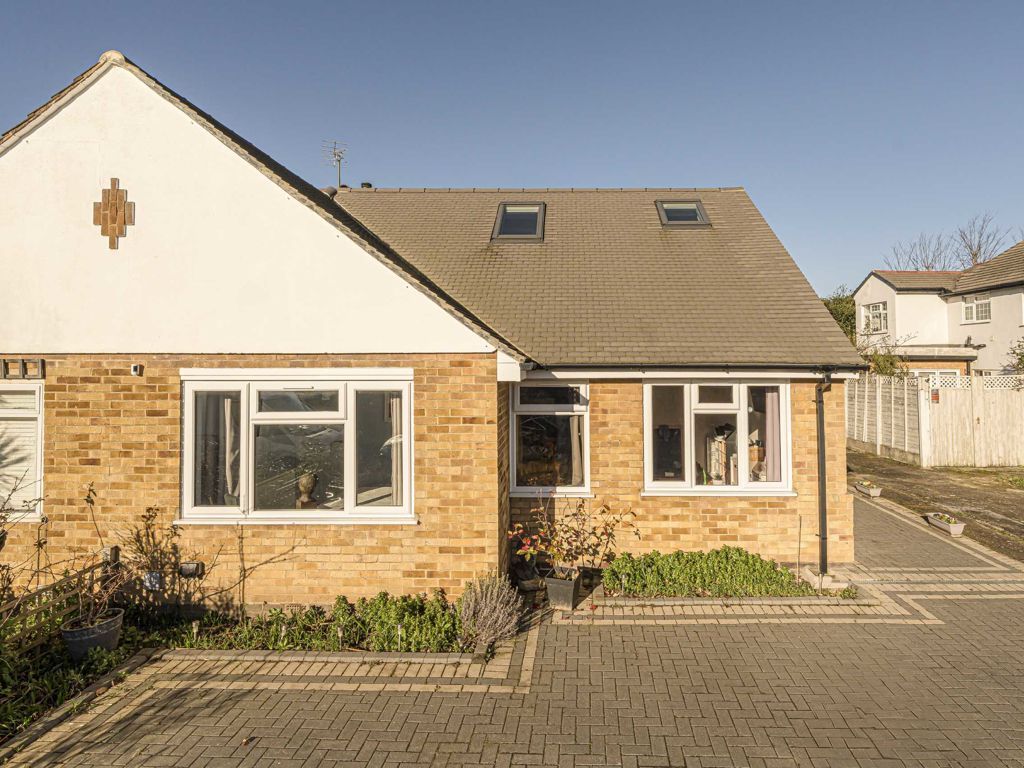 4 bed bungalow for sale in Hollybank Close, Hampton TW12, £799,950 Zoopla