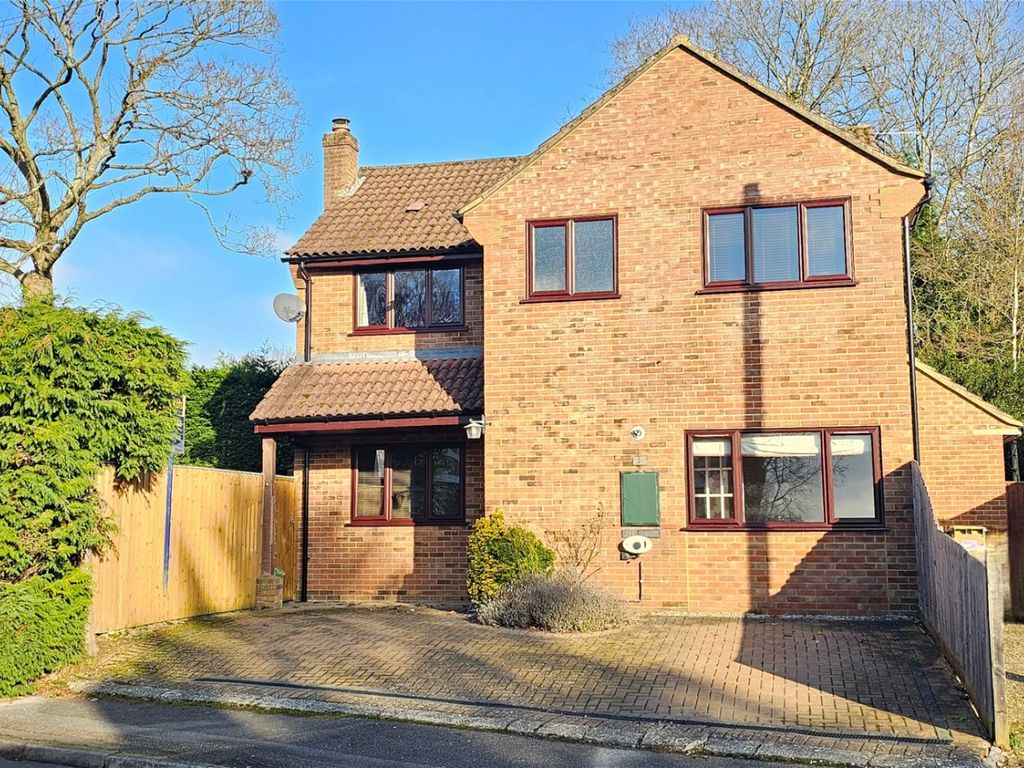 4 bed detached house for sale in The Rise, Cold Ash, Thatcham RG18, £