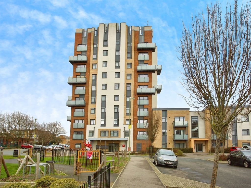 2 bed flat for sale in Blanchard Avenue, Gosport PO13, £160,000 Zoopla