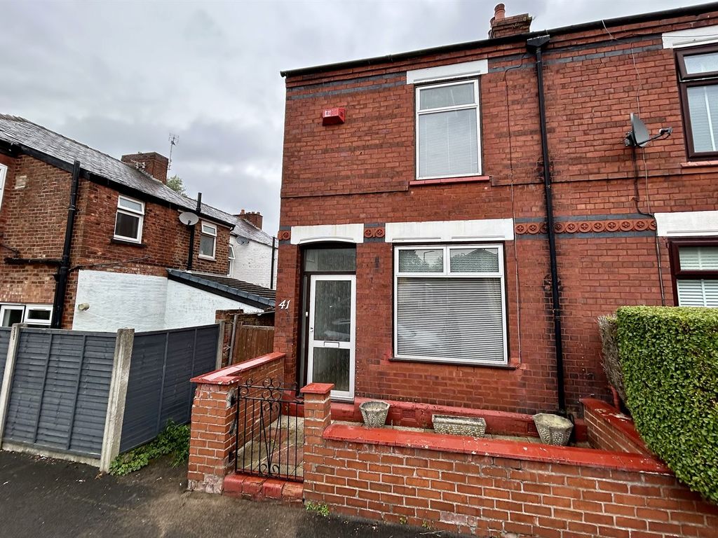 2 bed end terrace house for sale in Street, Stockport SK3, £