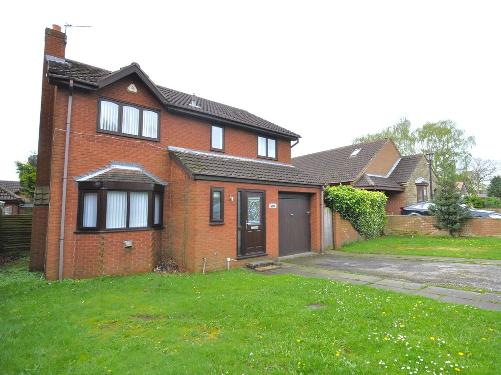 4 bed detached house for sale in Parklands Close, Rossington, Doncaster