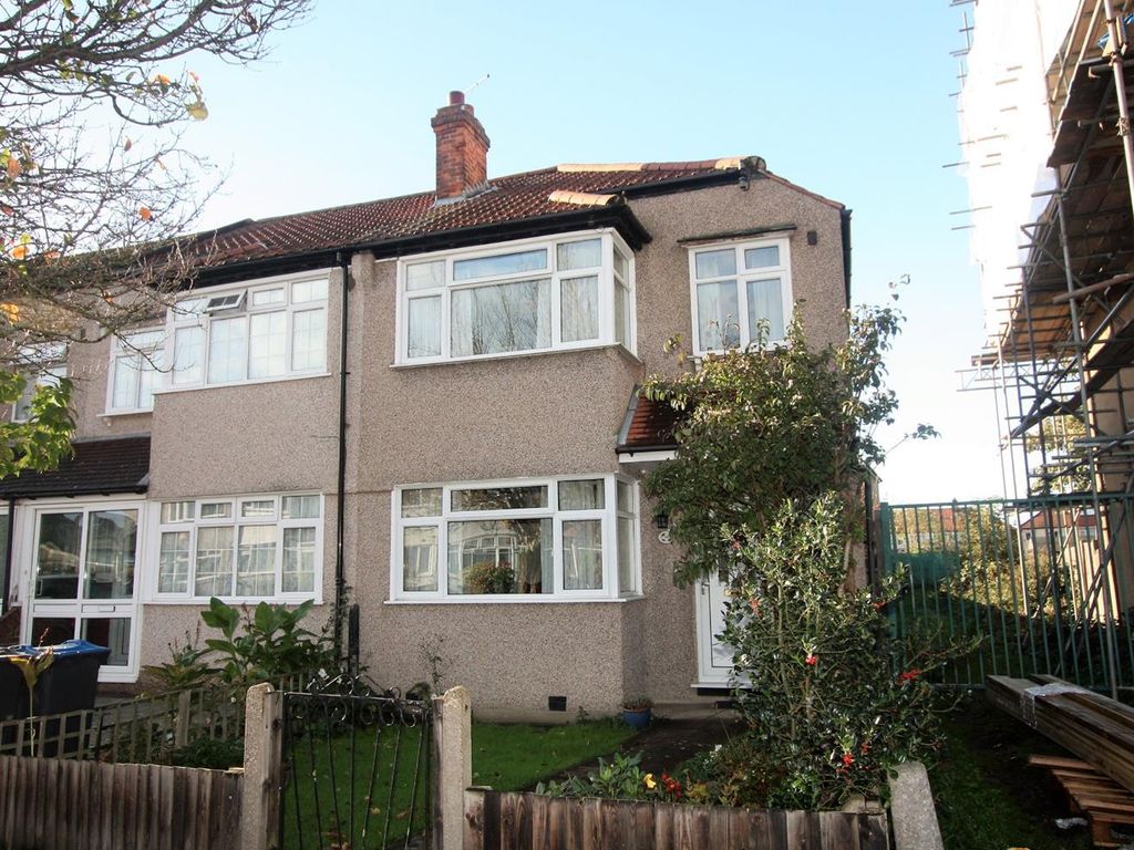 3 bed end terrace house for sale in New Barns Avenue, Mitcham CR4 Zoopla