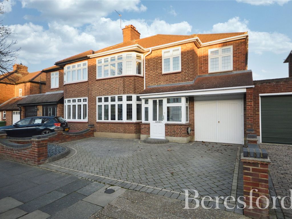 5 bed semidetached house for sale in Lodge Avenue, Gidea Park RM2, £