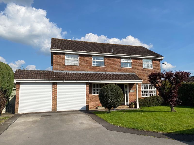 4 bed detached house for sale in Saxons Acre, Warminster BA12, £430,000