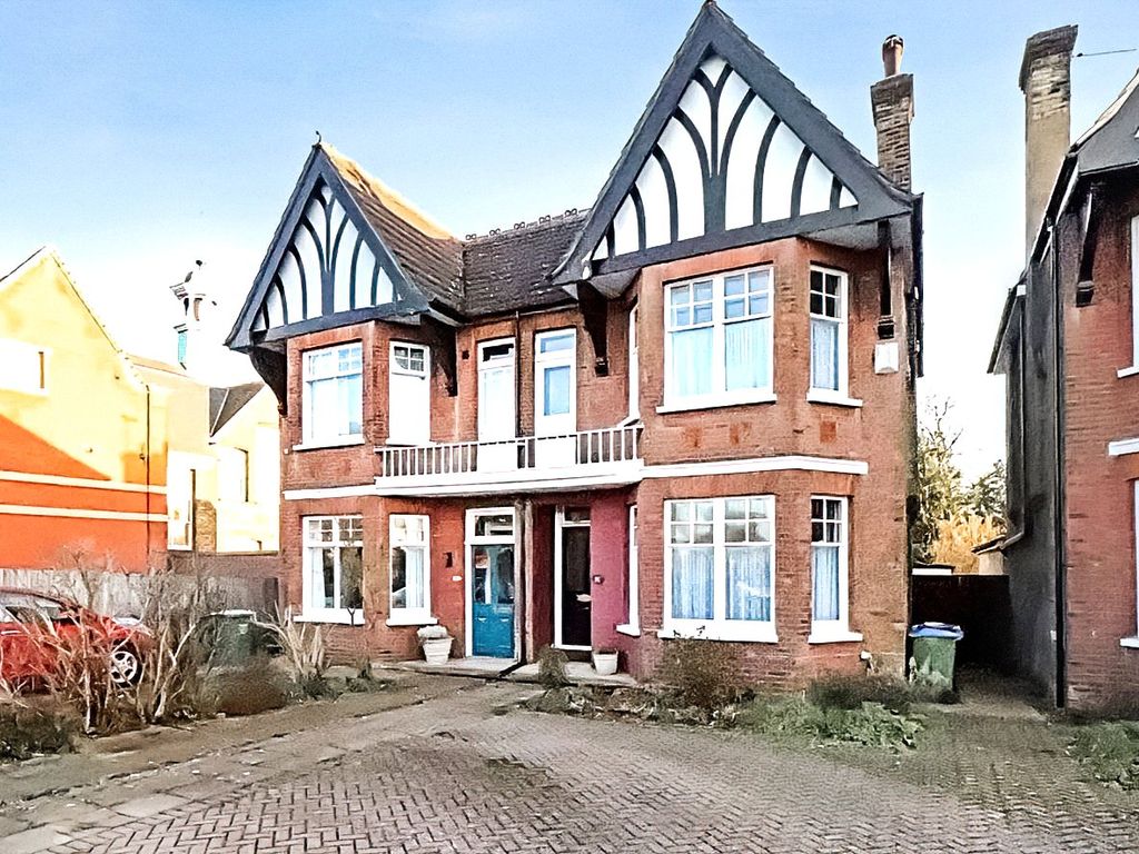 4 bed semidetached house for sale in Erith Road, Belvedere, Kent DA17