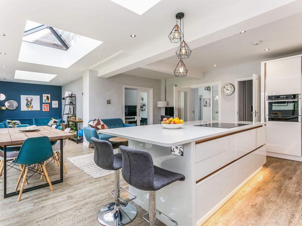 5 bed detached house for sale in Archer Close, Maidenhead SL6, £