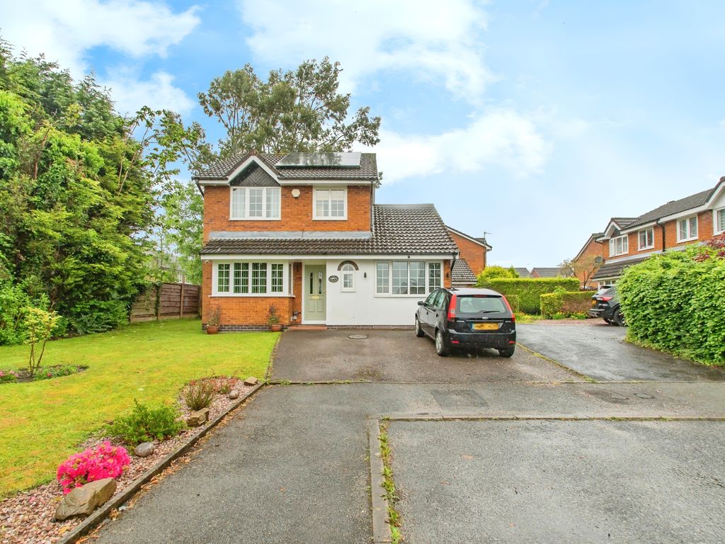 4 bed detached house for sale in Willowbank, Radcliffe, Manchester