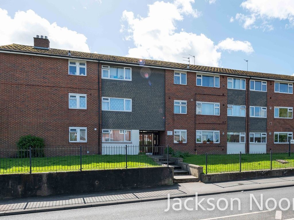 2 bed flat for sale in Ruxley Lane, Ewell KT19, £300,000 Zoopla