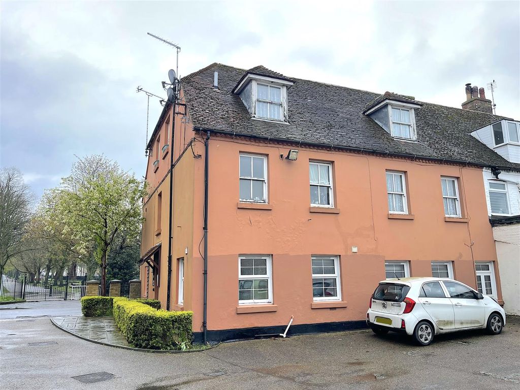 1 bed flat for sale in East Street, Faversham ME13 Zoopla