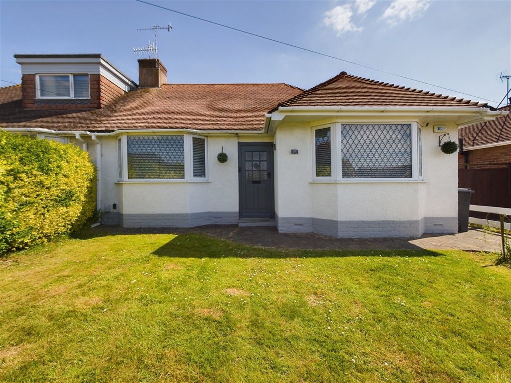 2 bed semidetached bungalow for sale in Castle Road, Worthing BN13