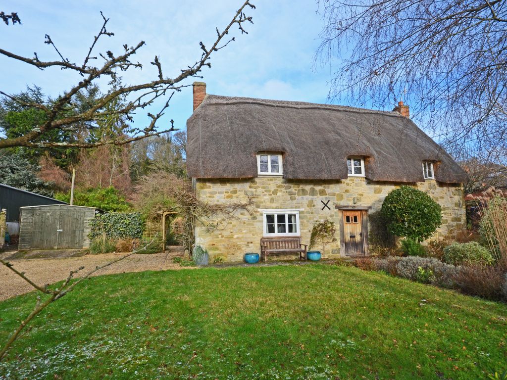 3 bed country house for sale in Sandhills Road, Dinton, Salisbury