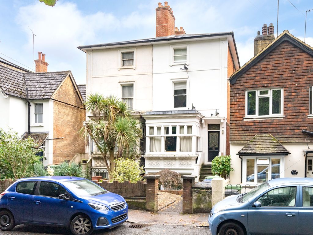 1 bed flat for sale in Horsham Road, Dorking RH4, £185,000 Zoopla