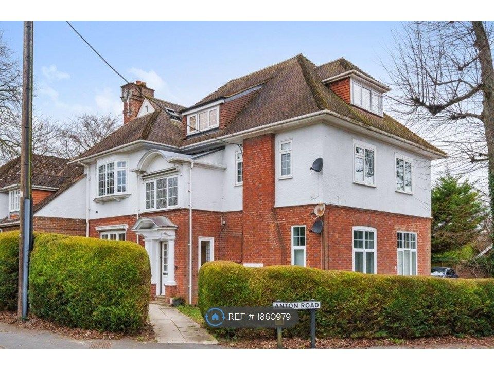 1 bed flat to rent in Winchester Road, Andover SP10, £875 pcm Zoopla