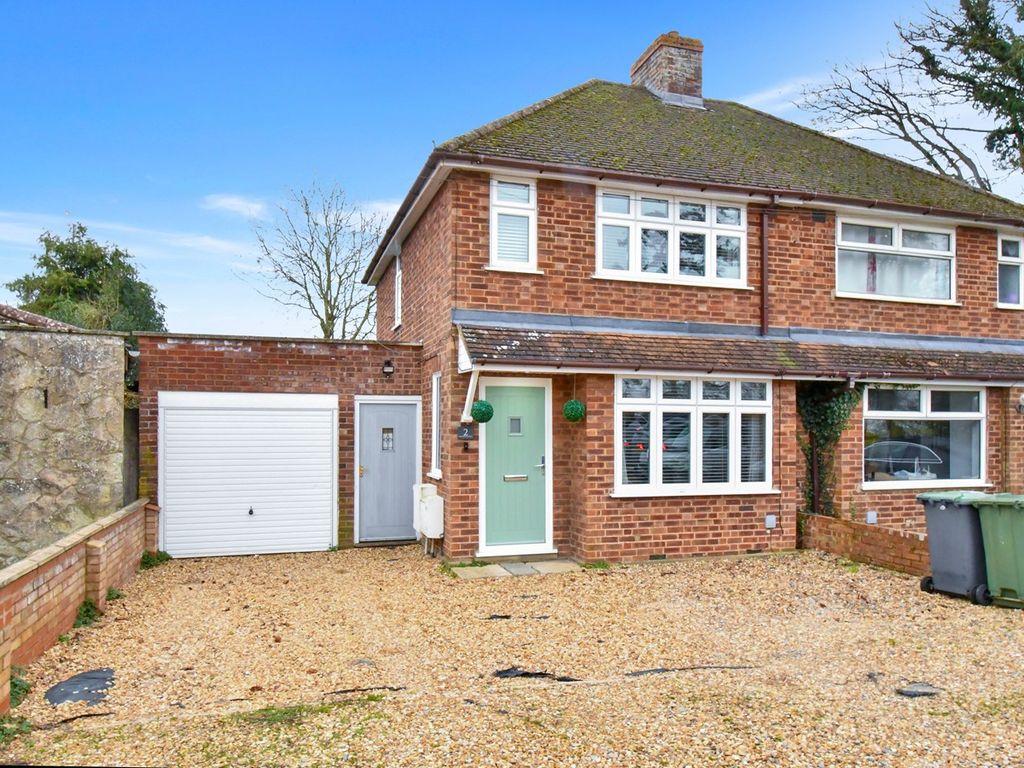 2 bed semidetached house for sale in Hatfield Avenue, Cranfield