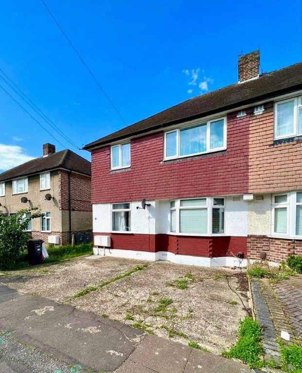 2 bed for sale in Dryden Close, Ilford IG6 Zoopla