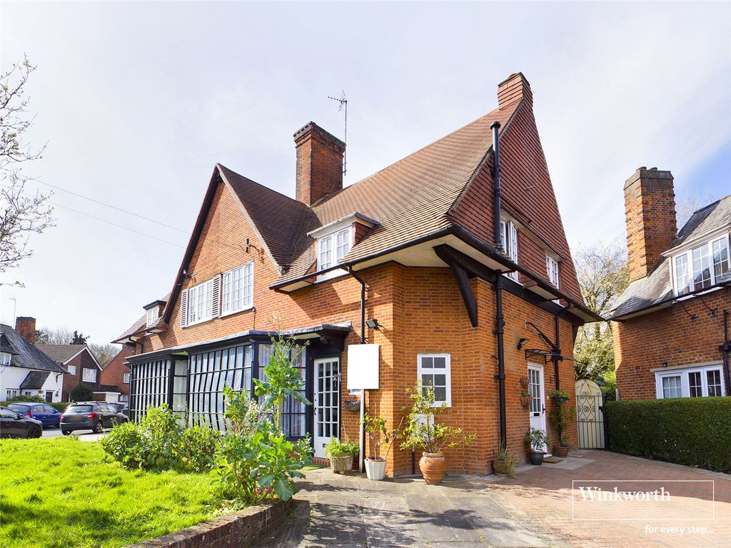 4 bed detached house for sale in Goldsmith Lane, Roe Green Village