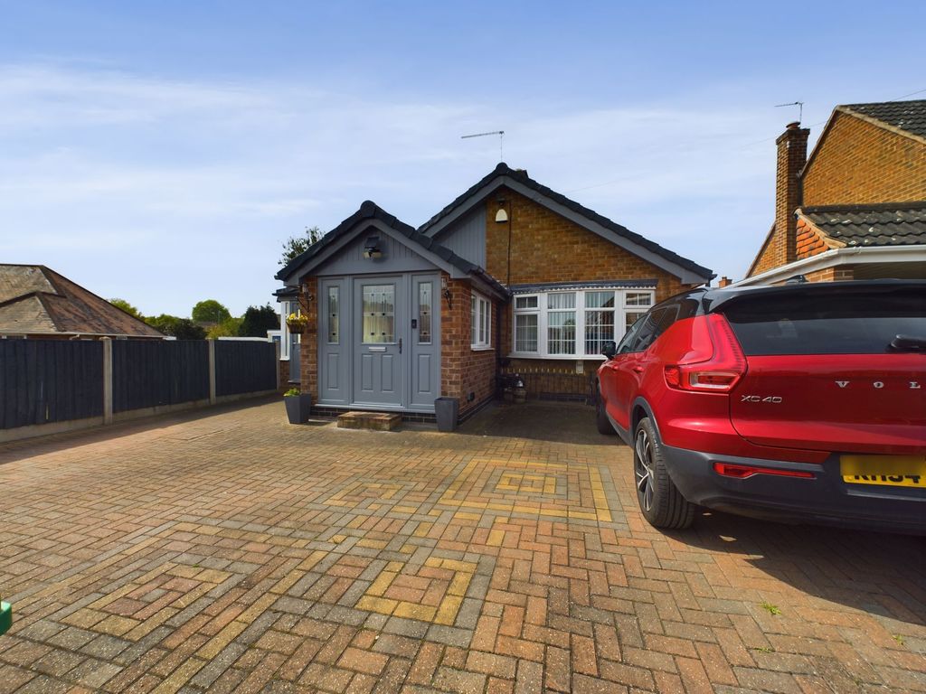 3 bed bungalow for sale in Greenwich Avenue, Nottingham NG6 Zoopla