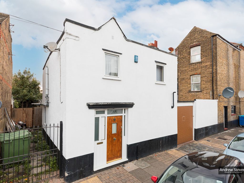 Gordon Road, London N9  