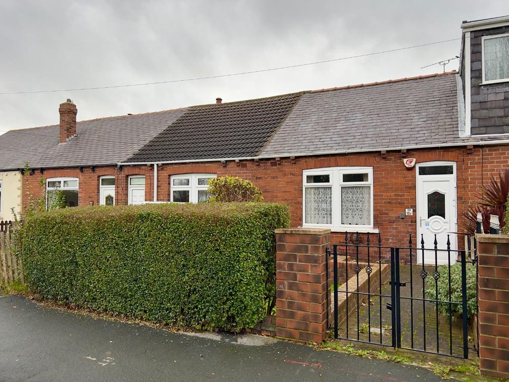 2 bed property for sale in Sunny Bank, Ryhill, Wakefield WF4, £130,000