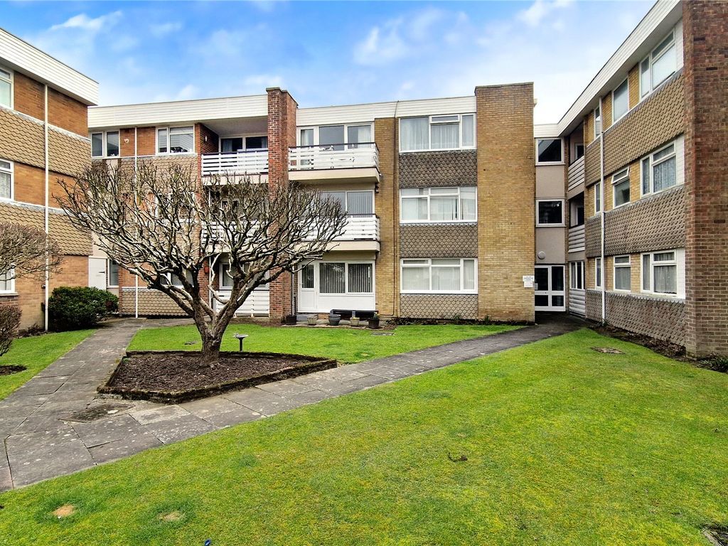 2 bed flat for sale in Chichester Court, Rustington, Littlehampton BN16