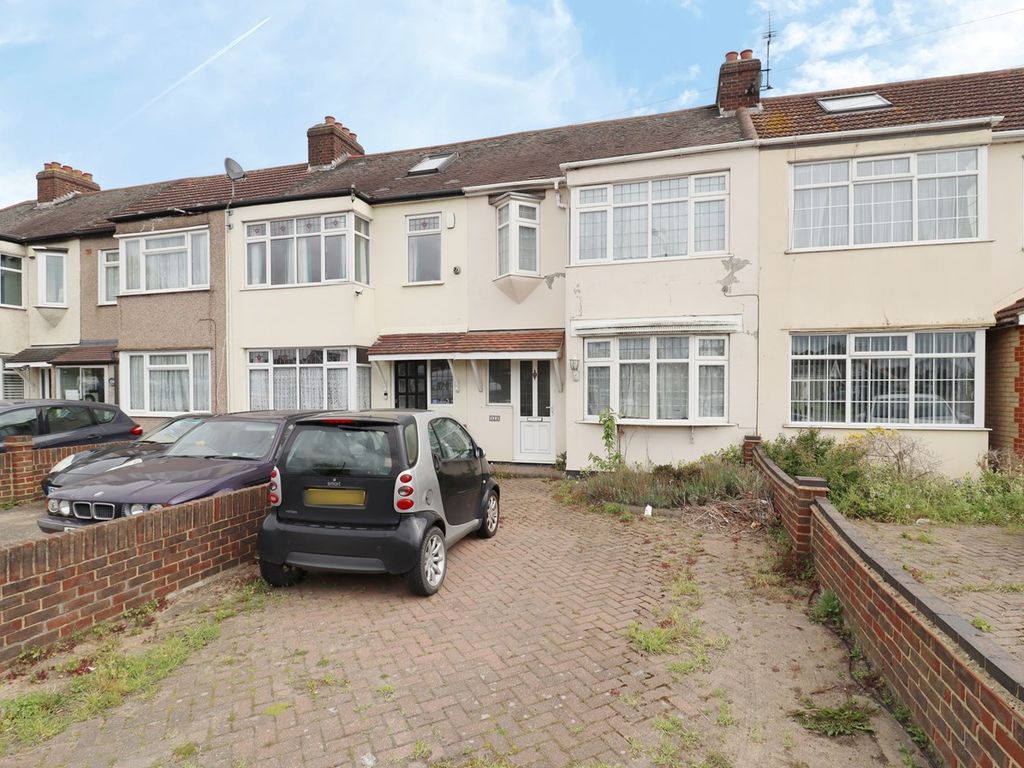 3 bed terraced house for sale in Rainham Road, Rainham RM13, £390,000