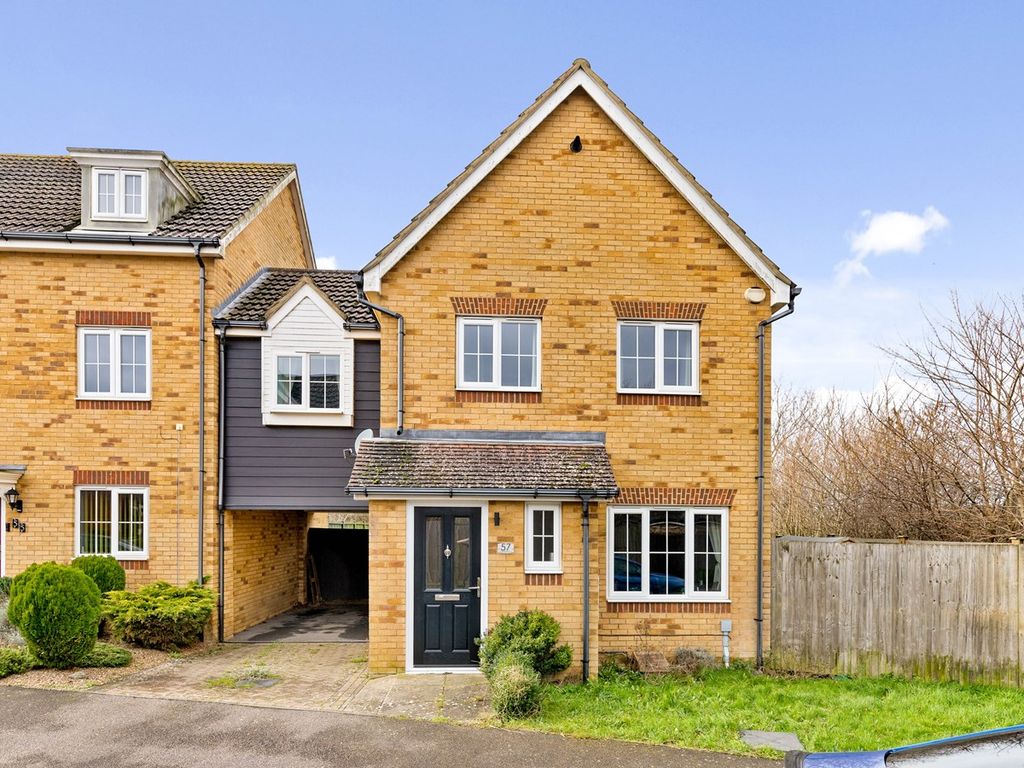 3 bed linkdetached house for sale in Campbell Road, Hawkinge