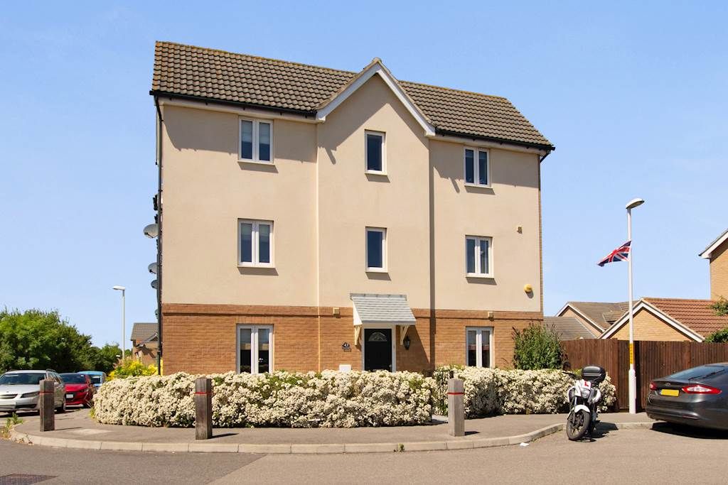 4 bed end terrace house for sale in Petunia Avenue, Minster ME12 Zoopla