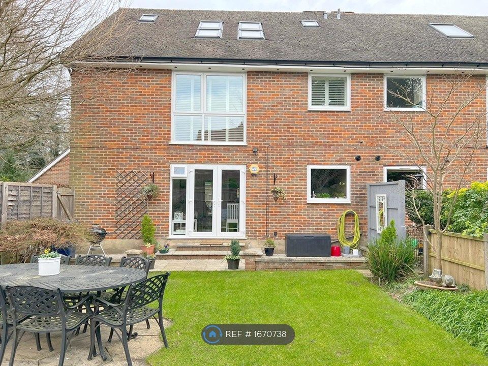 2 bed flat to rent in Birkett Way, Chalfont St. Giles HP8 Zoopla