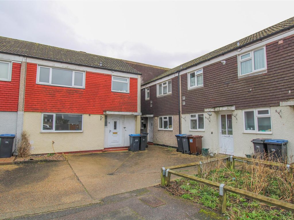 3 bed for sale in Seymours, Harlow CM19, £215,000 Zoopla