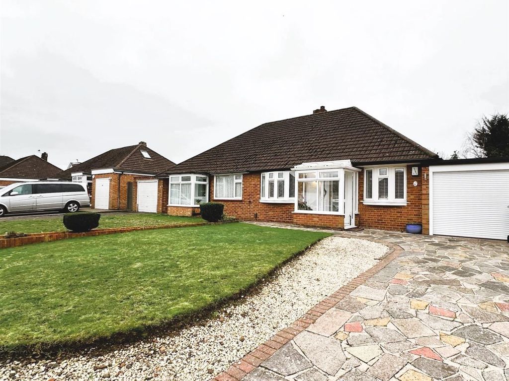 2 bed semidetached bungalow for sale in Derwent Drive, Petts Wood
