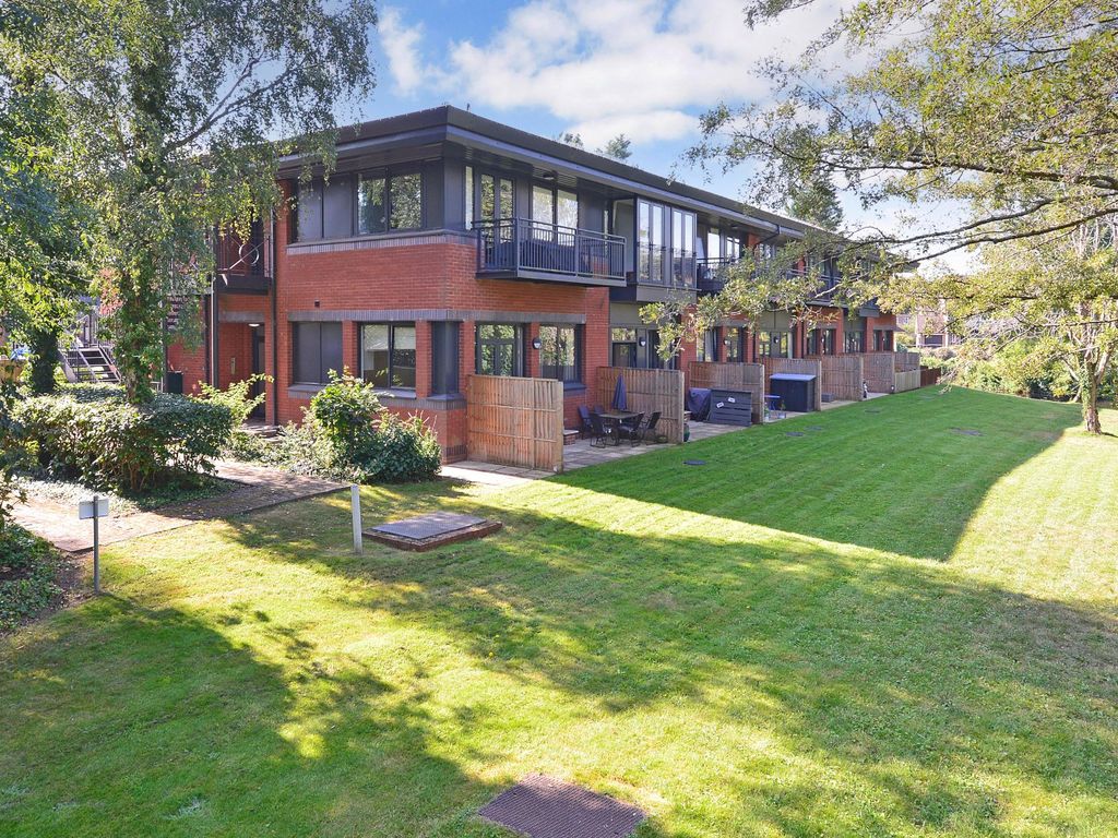 New home, 1 bed flat for sale in Catteshall Lane, Godalming, Surrey GU7, £260,000 Zoopla