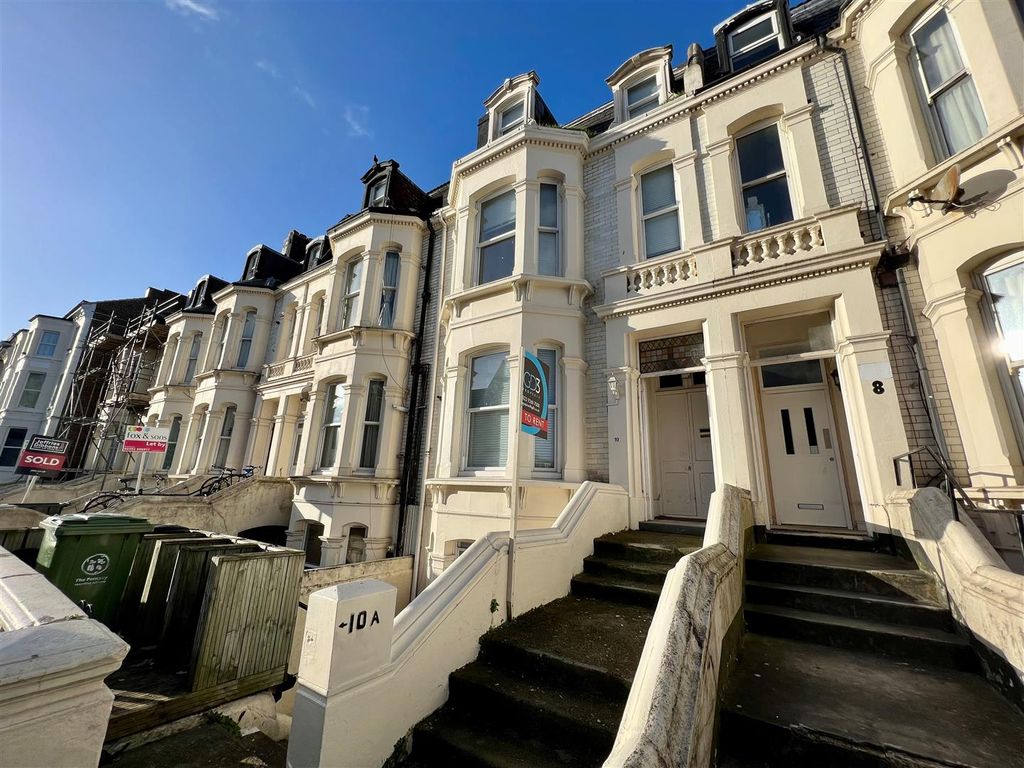1 bed flat to rent in Alhambra Road, Southsea PO4, £950 pcm Zoopla