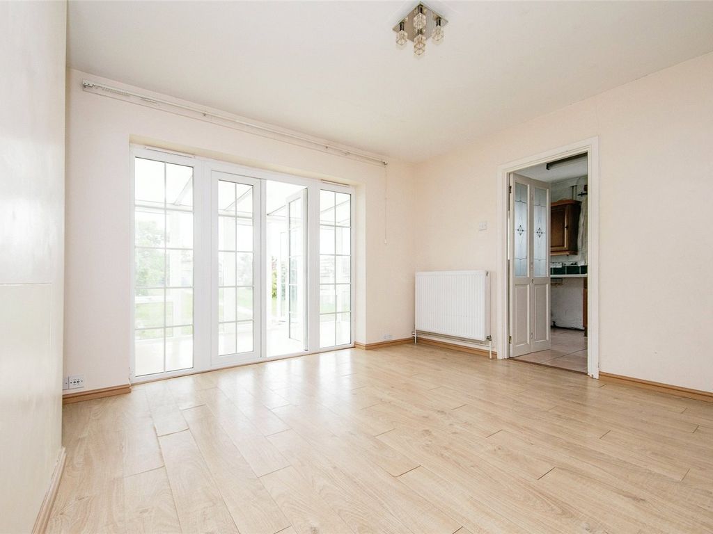 3 bed bungalow for sale in Park Square West, West Clacton, ClactonOn