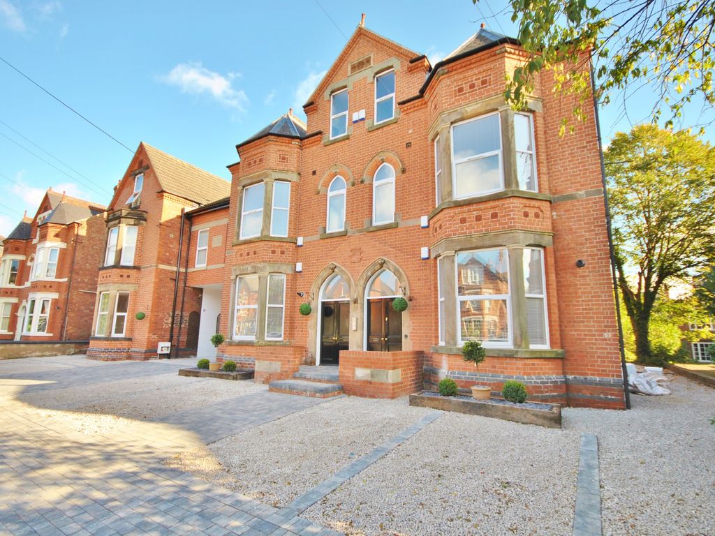 2 bed flat to rent in Musters Road, West Bridgford, Nottingham