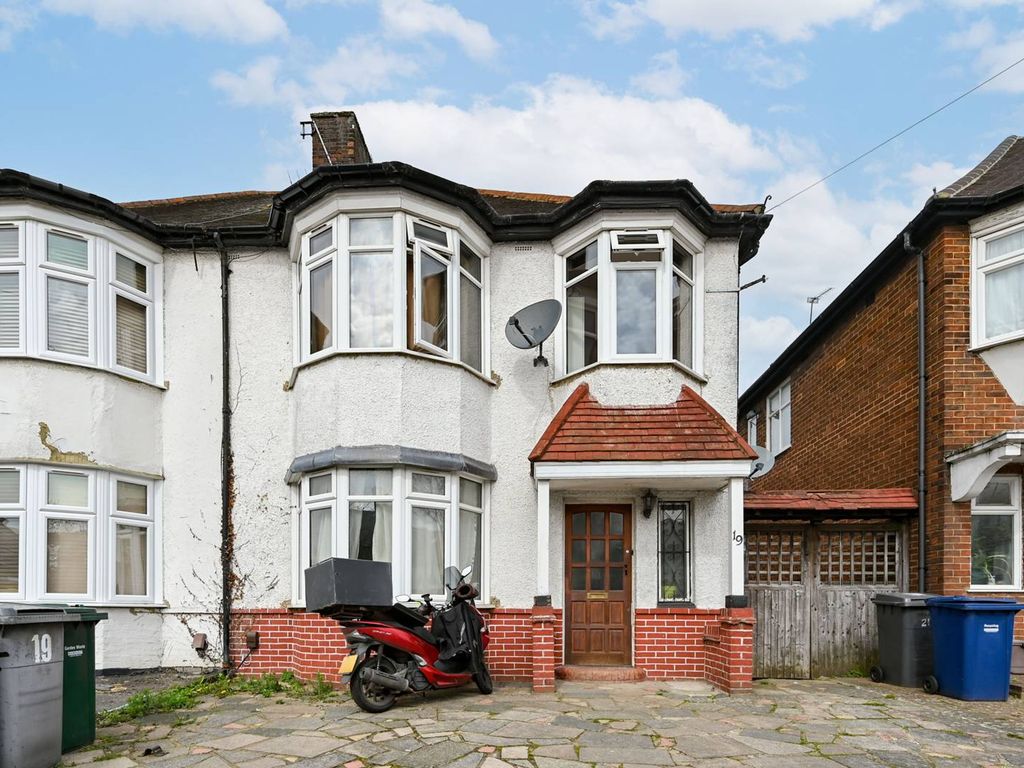 3 bed semidetached house for sale in Fernhurst Gardens, Edgware HA8