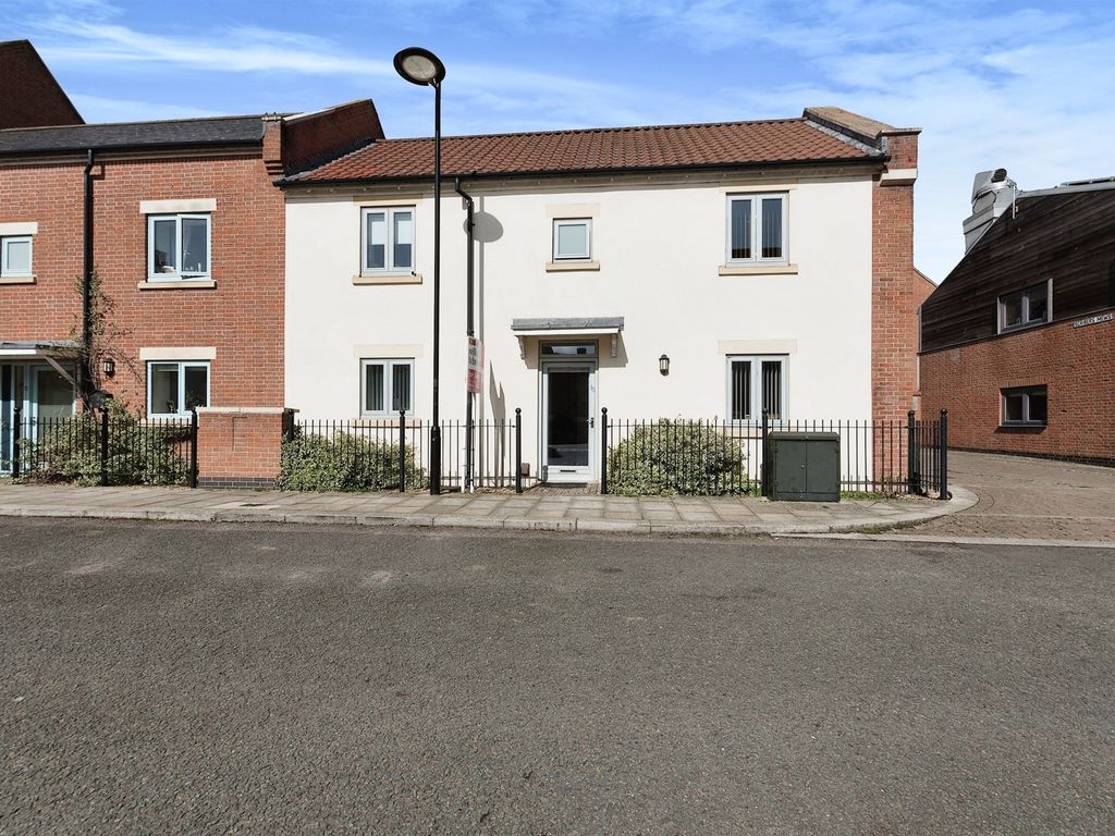 4 bed end terrace house for sale in Mill Pond Drive, Upton, Northampton
