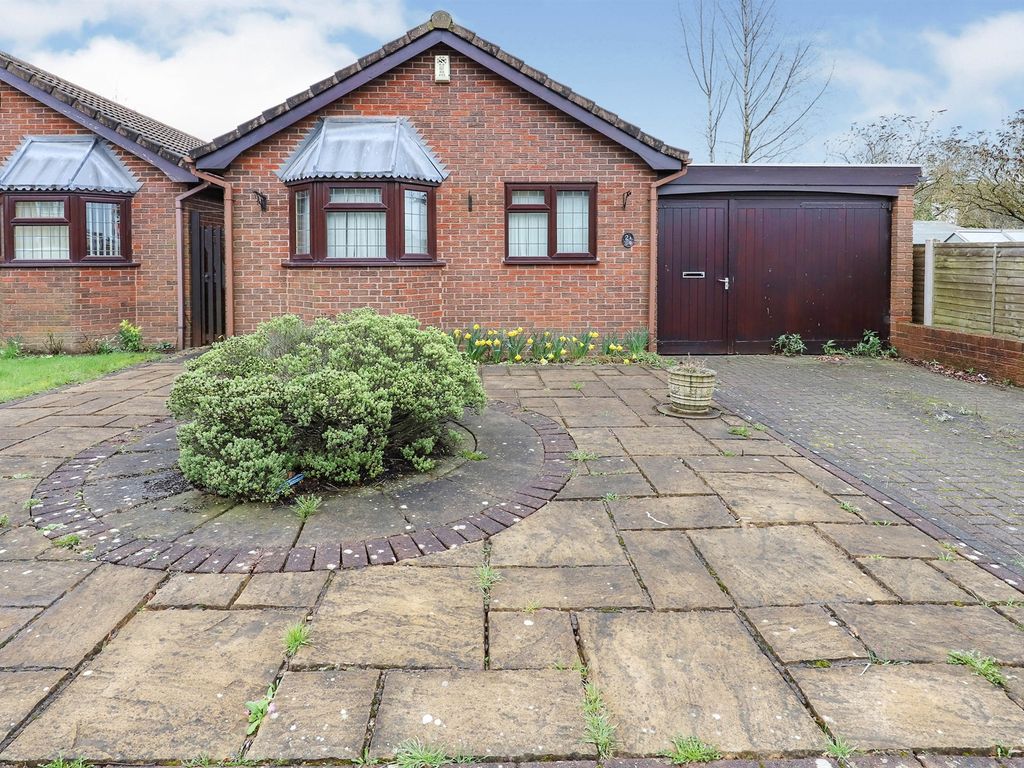 2 bed detached bungalow for sale in Bagridge Road, Castlecroft
