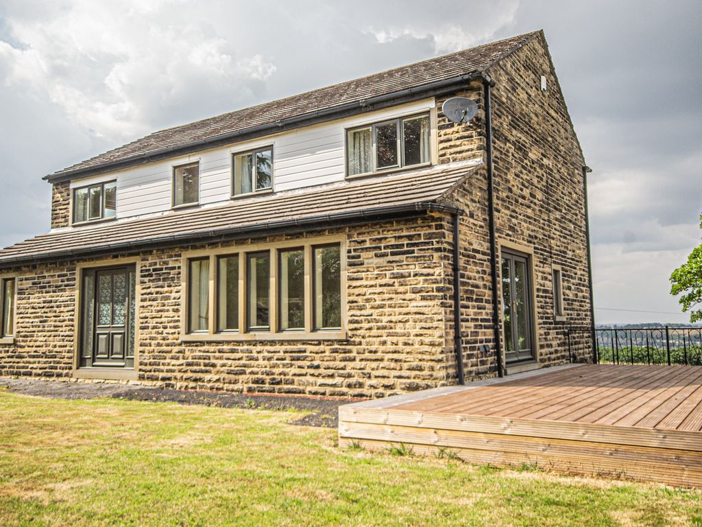 5 bed detached house to rent in Wakefield Road, Grange Moor, Wakefield