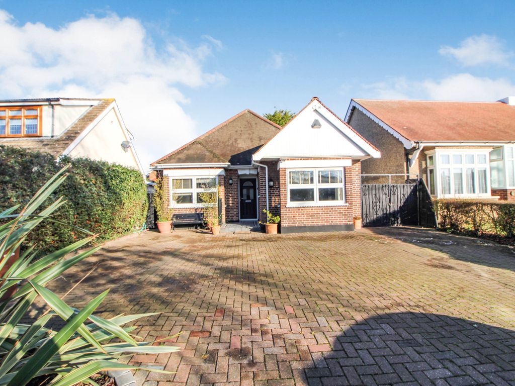 3 bed detached bungalow for sale in Lodge Lane, Grays RM16 Zoopla