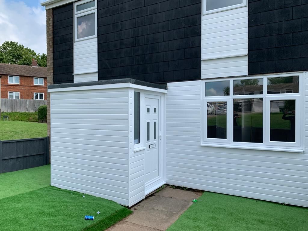 3 bed end terrace house for sale in Cuffling Drive, Leicester LE3, £