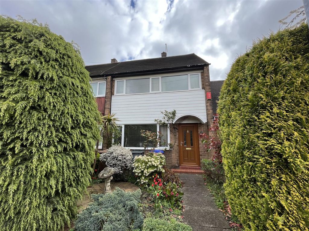 2 bed mews house for sale in Steel Street, Hartshill, StokeOnTrent ST4 Zoopla