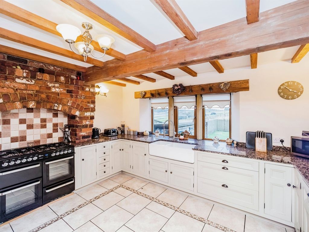 4 bed terraced house for sale in Ned Hill Road, Causeway Foot, Halifax