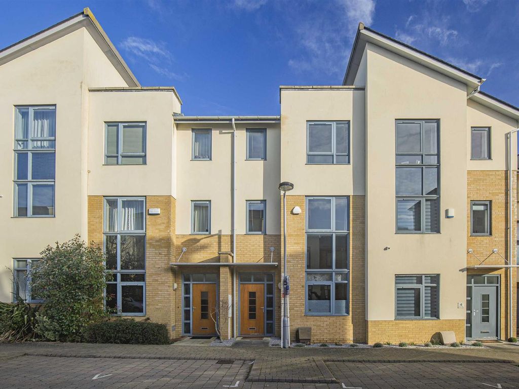 3 bed town house to rent in Felstar Walk, Ashland, Milton Keynes MK6