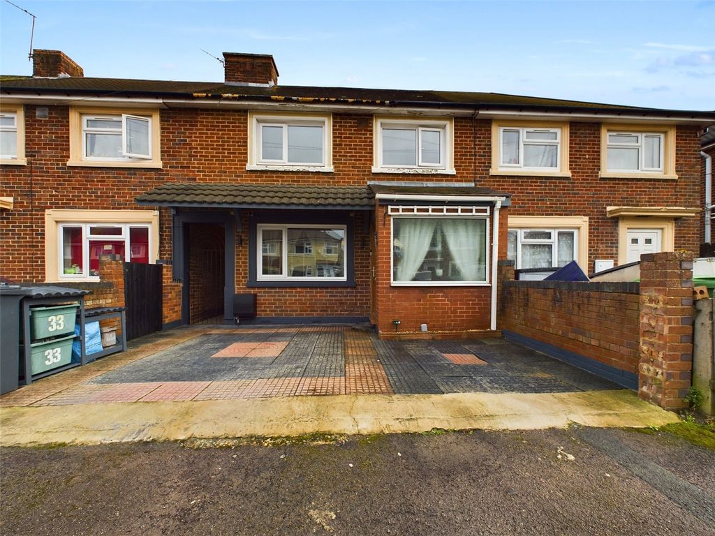 3 bed semidetached house for sale in Bathurst Road, Gloucester