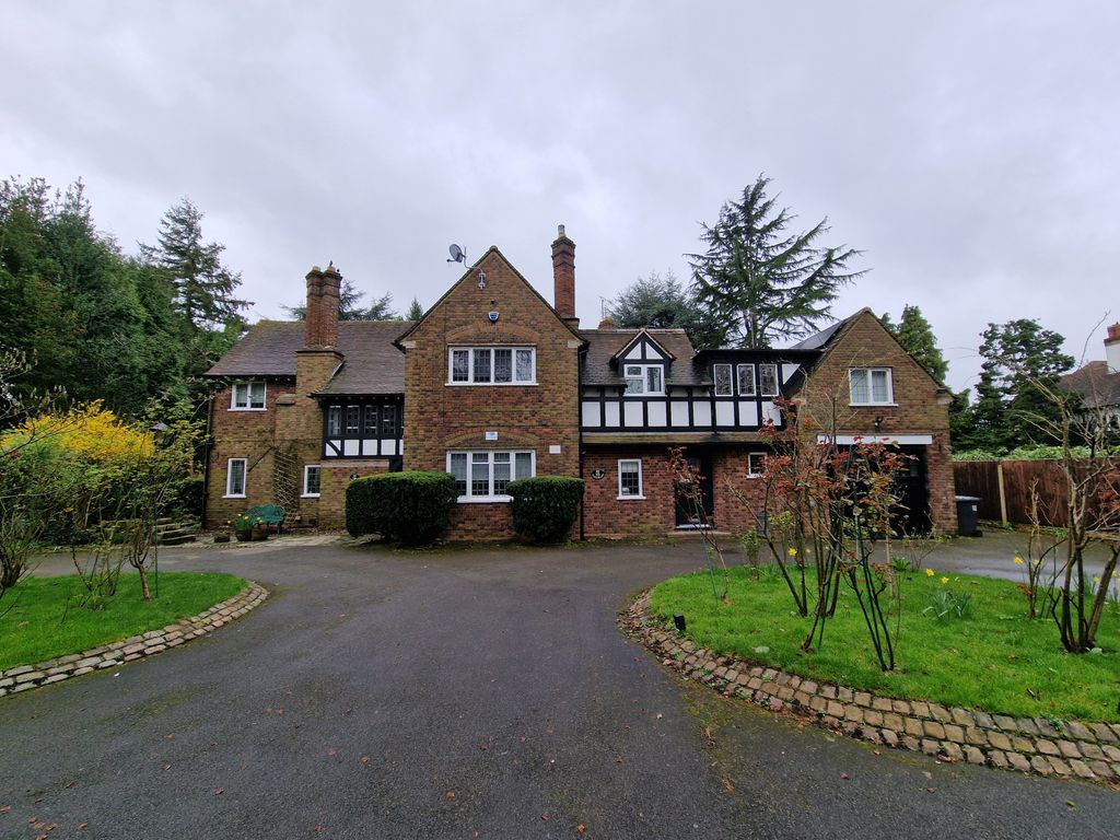 1 bed flat to rent in Wergs Road, Tettenhall WV6, £1,000 pcm Zoopla