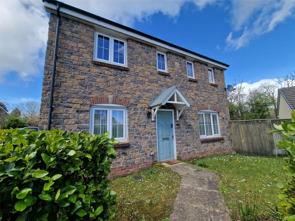 3 bed detached house for sale in Gatehouse View, Pembroke, Pembrokeshire SA71, £250,000 Zoopla